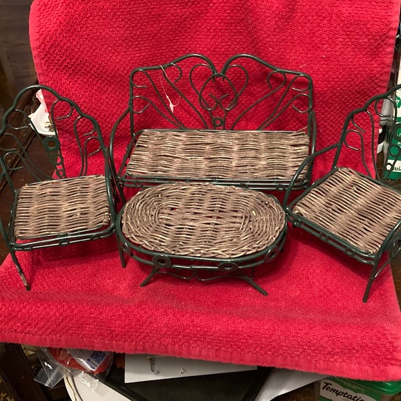 BOYDS INVESTMENT COLLECTIONS -OUTDOOR 4PIECE METAL/WICKER FURNITURE - Picture 2 of 7